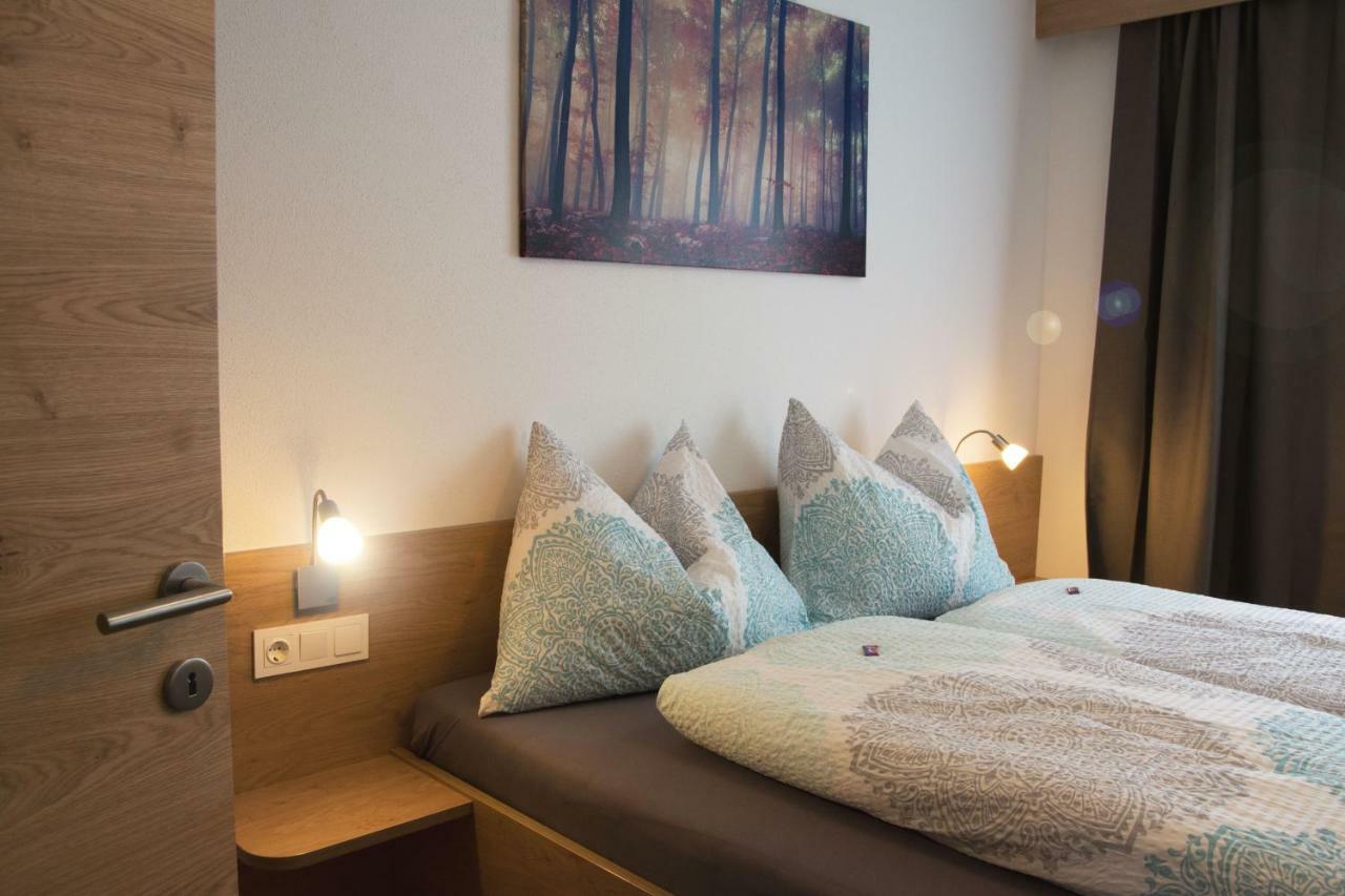 Berg' & Bluamen Appartements Stubai 施图拜河谷新施蒂夫特 外观 照片