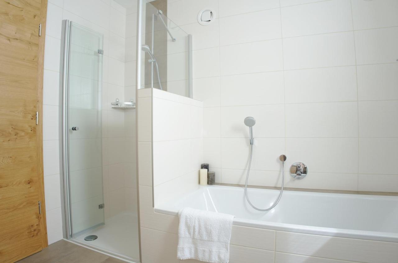 Berg' & Bluamen Appartements Stubai 施图拜河谷新施蒂夫特 外观 照片